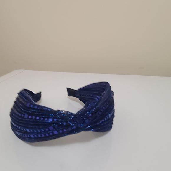 Hairband - Picture 6 of 7